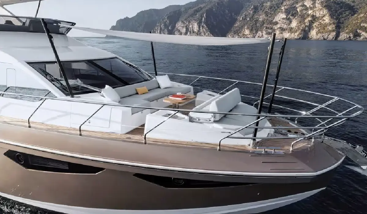 Azimut - Fly 60 - Motor Yacht Charter - Motor Yachts for Sale - Exclusive Concierge Club.webp